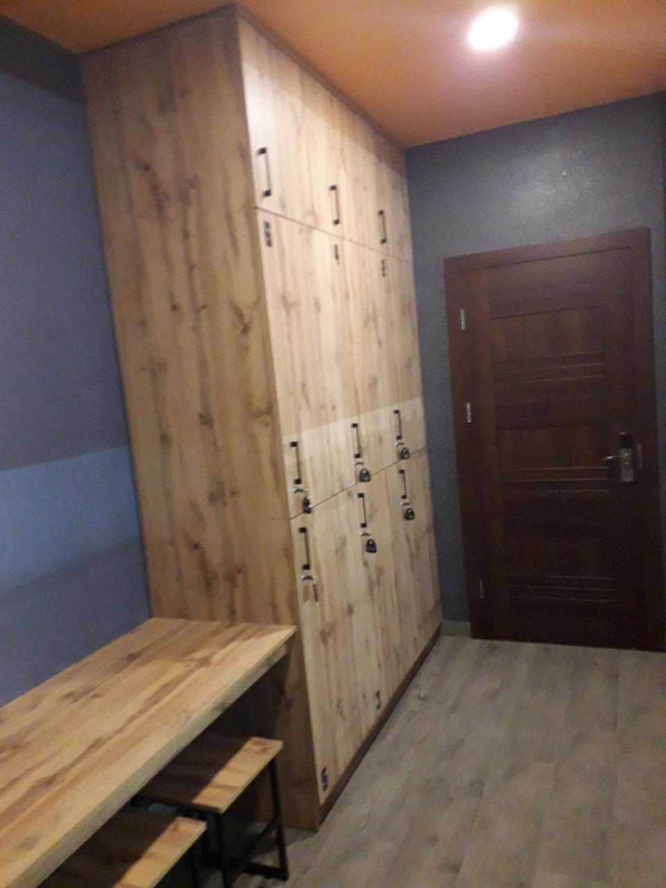 Full House Capsule Hostel Ривне Екстериор снимка Lockers in a gym